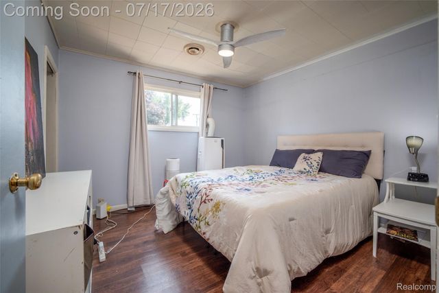 5990 Jackson Street, Taylor, MI 48180