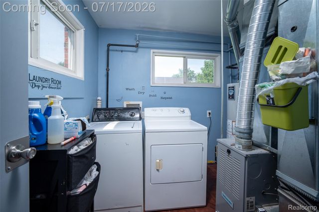 5990 Jackson Street, Taylor, MI 48180