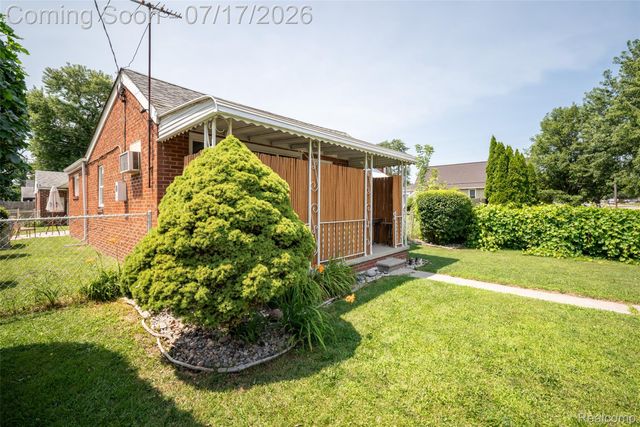 5990 Jackson Street, Taylor, MI 48180