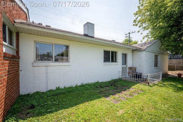 5990 Jackson Street, Taylor, MI 48180