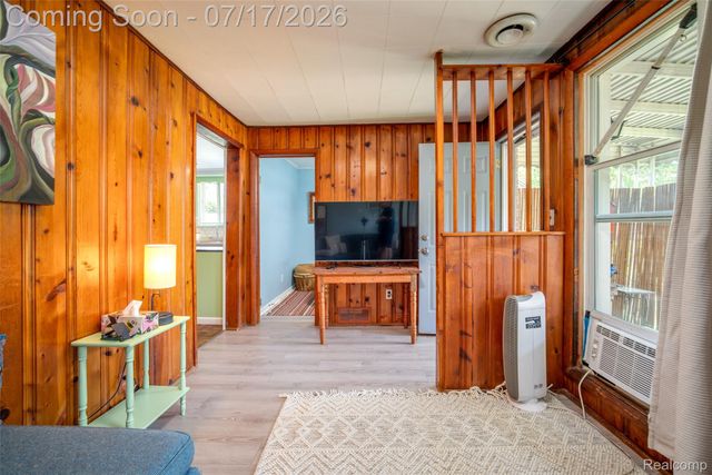 5990 Jackson Street, Taylor, MI 48180