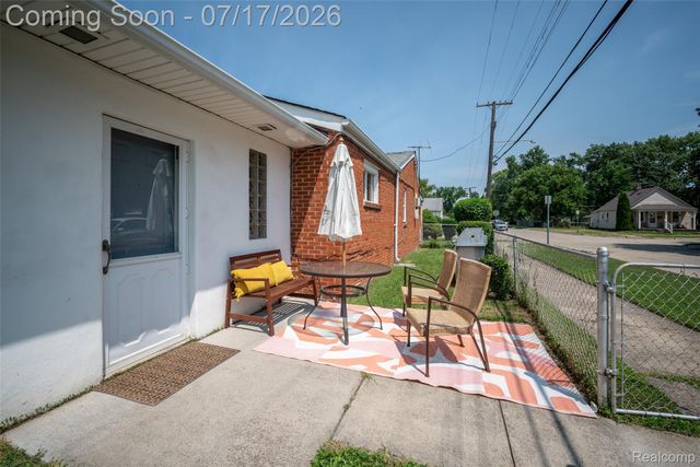 5990 Jackson Street, Taylor, MI 48180