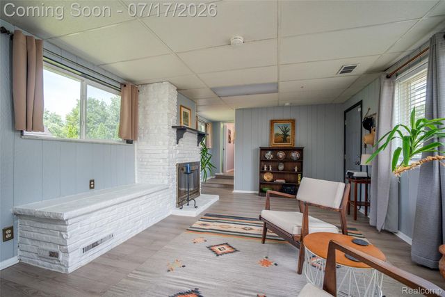 5990 Jackson Street, Taylor, MI 48180