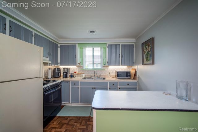 5990 Jackson Street, Taylor, MI 48180