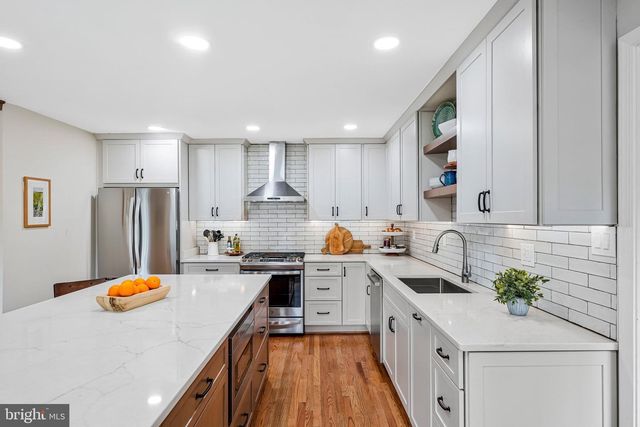 9501 BLYTHE DALE CT, Vienna, VA 22182