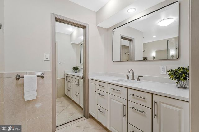 9501 BLYTHE DALE CT, Vienna, VA 22182