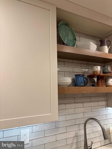 9501 BLYTHE DALE CT, Vienna, VA 22182