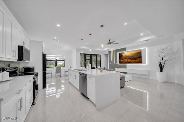 2451 10th AVE SE, Naples, FL 34117