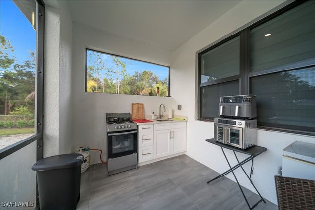 2451 10th AVE SE, Naples, FL 34117