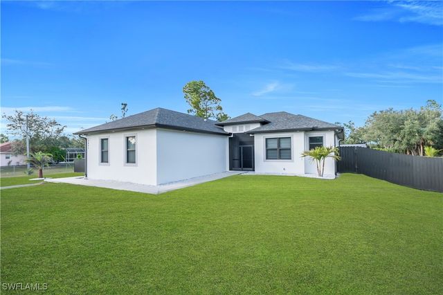 2451 10th AVE SE, Naples, FL 34117