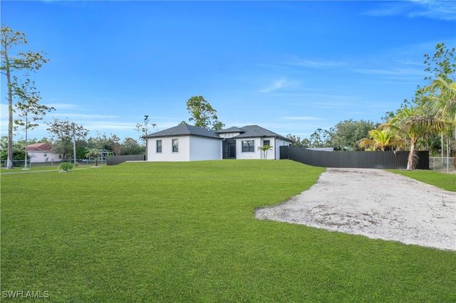 2451 10th AVE SE, Naples, FL 34117