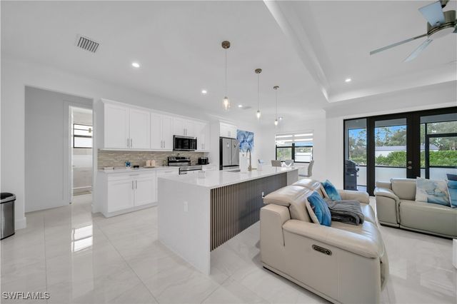 2451 10th AVE SE, Naples, FL 34117