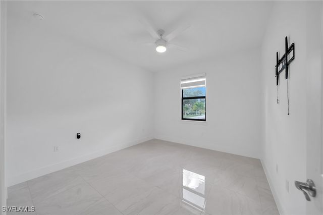 2451 10th AVE SE, Naples, FL 34117