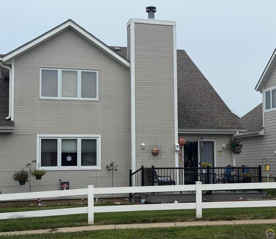 3101 SW Wanamaker Dr Apt 13, Topeka, KS 66614