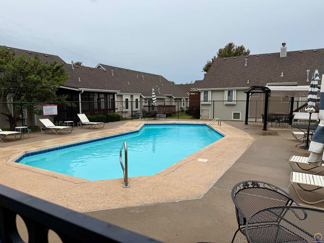3101 SW Wanamaker Dr Apt 13, Topeka, KS 66614