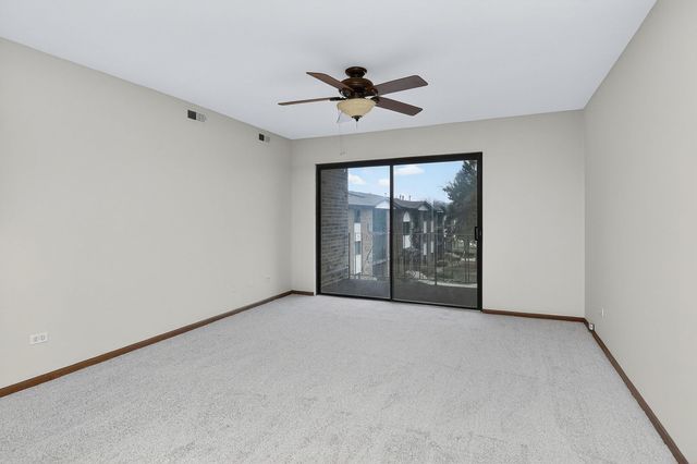 13911 Laramie Avenue 122, Crestwood, IL 60418