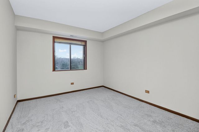 13911 Laramie Avenue 122, Crestwood, IL 60418