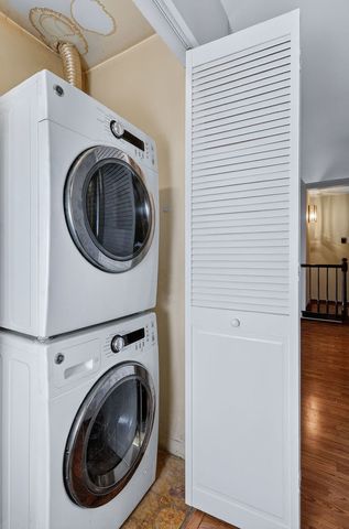 13911 Laramie Avenue 122, Crestwood, IL 60418