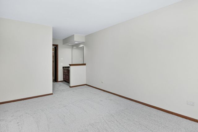 13911 Laramie Avenue 122, Crestwood, IL 60418