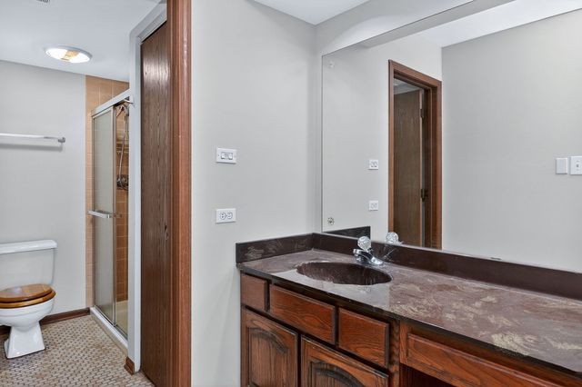 13911 Laramie Avenue 122, Crestwood, IL 60418