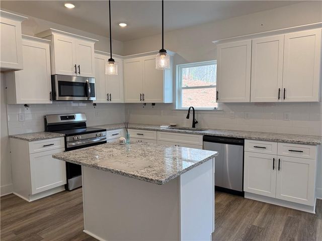 228 Thunder Valley, Dawsonville, GA 30534