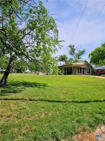 105 & 109 E Leon Street, Gatesville, TX 76528