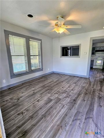 105 & 109 E Leon Street, Gatesville, TX 76528