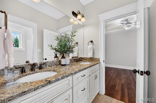 407 E Argonne Drive, Kirkwood, MO 63122