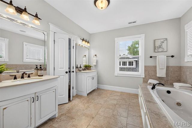 407 E Argonne Drive, Kirkwood, MO 63122