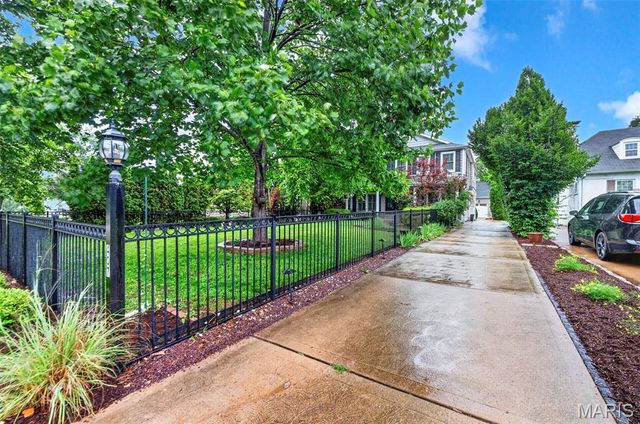 407 E Argonne Drive, Kirkwood, MO 63122