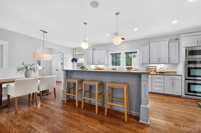 407 E Argonne Drive, Kirkwood, MO 63122