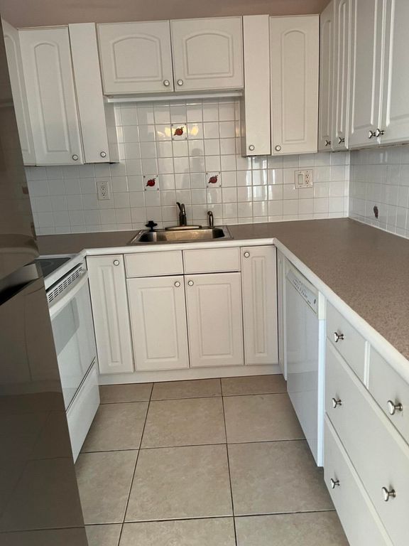 123 Normandy C, Delray Beach, FL 33484