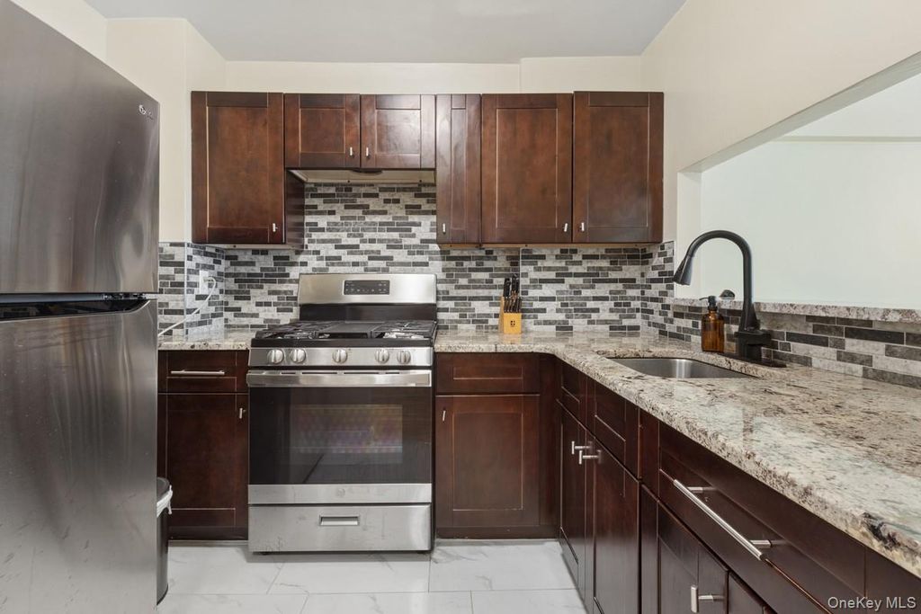 94-11 59th Avenue D9, Elmhurst, NY 11373 — exterior
