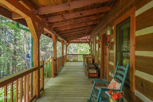 3694 Marian Lake Way, Sevierville, TN 37862