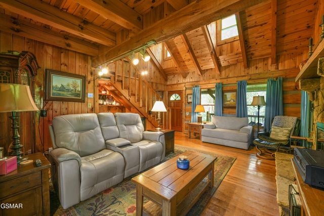3694 Marian Lake Way, Sevierville, TN 37862