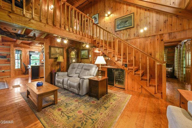 3694 Marian Lake Way, Sevierville, TN 37862