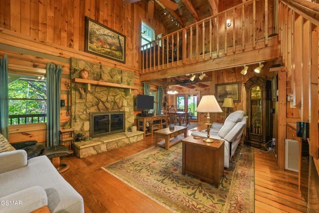 3694 Marian Lake Way, Sevierville, TN 37862