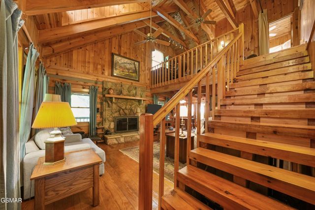 3694 Marian Lake Way, Sevierville, TN 37862