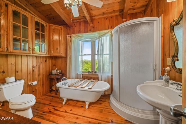 3694 Marian Lake Way, Sevierville, TN 37862