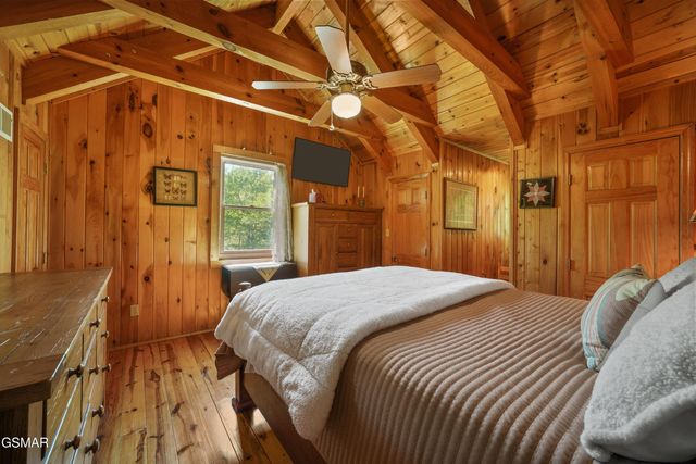3694 Marian Lake Way, Sevierville, TN 37862