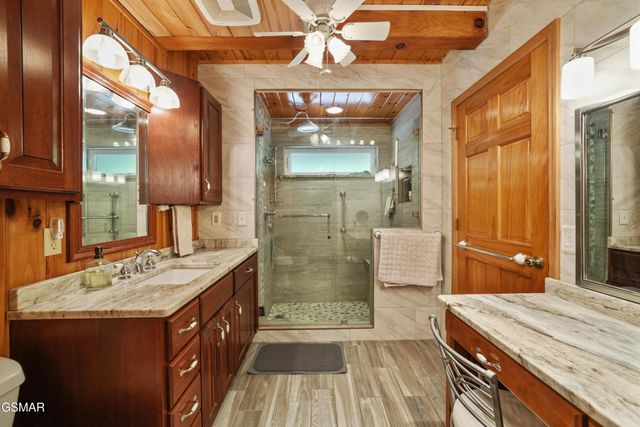 3694 Marian Lake Way, Sevierville, TN 37862