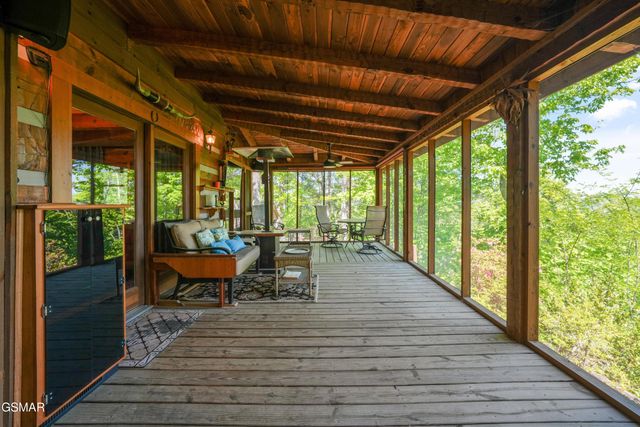 3694 Marian Lake Way, Sevierville, TN 37862