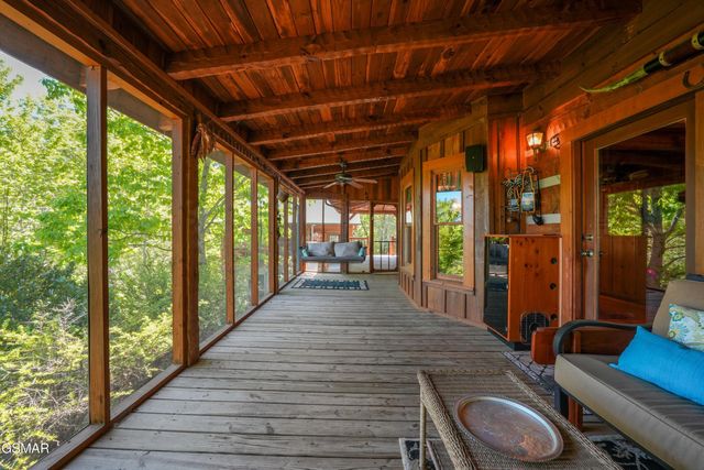3694 Marian Lake Way, Sevierville, TN 37862