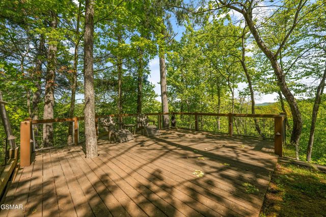 3694 Marian Lake Way, Sevierville, TN 37862