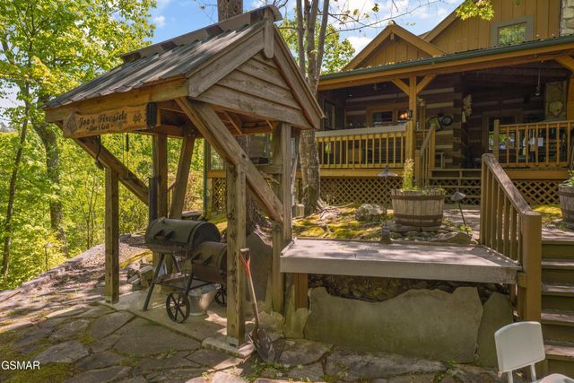 3694 Marian Lake Way, Sevierville, TN 37862