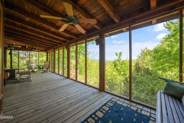3694 Marian Lake Way, Sevierville, TN 37862