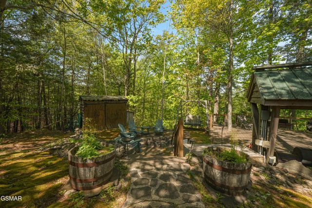 3694 Marian Lake Way, Sevierville, TN 37862