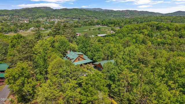 3694 Marian Lake Way, Sevierville, TN 37862
