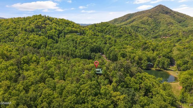 3694 Marian Lake Way, Sevierville, TN 37862