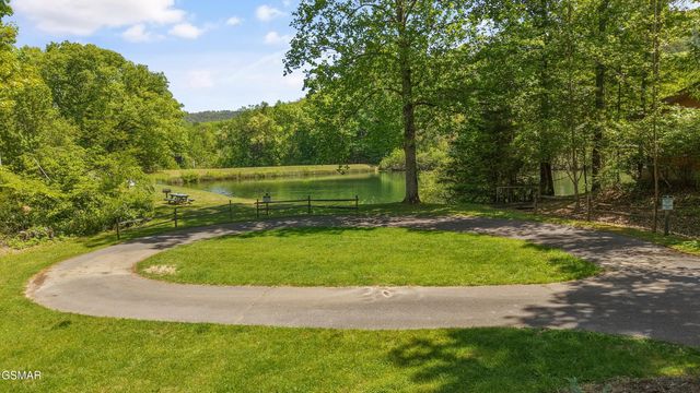 3694 Marian Lake Way, Sevierville, TN 37862